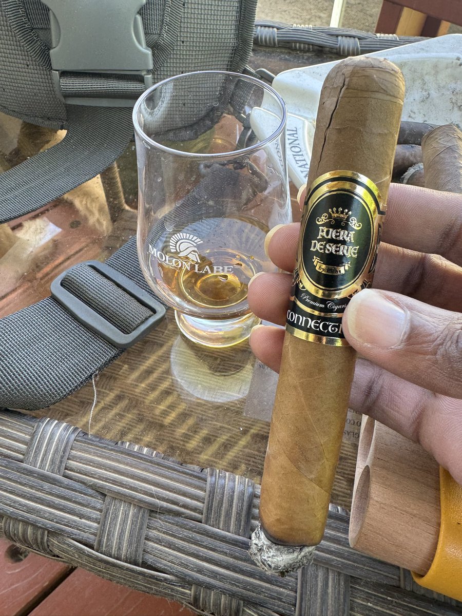 kinglanecigar's tweet photo. @molonlabecigars https://t.co/JLacfuXZGb