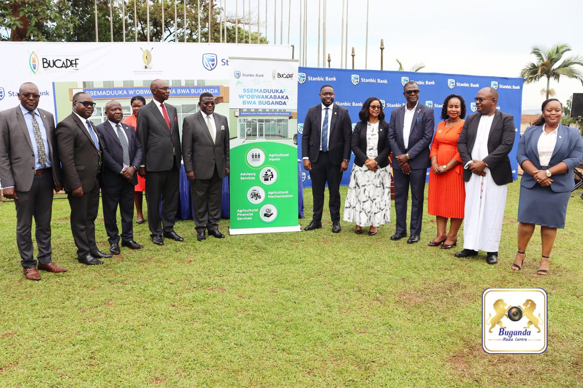 agric_buganda's tweet photo. Obwakabaka butongozza Ssemaduuka awagenda okutundibwa ebyobulimi n’obulunzi byonna nga busse omukago ne Stanbic Bank okuwola abalimi ensimbi ku magoba amasaamusaamu. 

Ssemaduuka ono agendereddwamu okuwonya abantu ebintu ebitali ku mutindo ebitundibwa ku katale nga enteekateeka https://t.co/XLiapILDiR