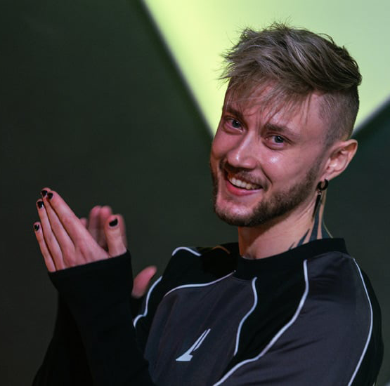 Abyss_ix's tweet photo. [Sources]: Martin "Rekkles" Larsson  🇸🇪  has agreed to join Riot's Hall of Legends in May of this year! ️

Riot did not agree. https://t.co/9ILiExmWGE