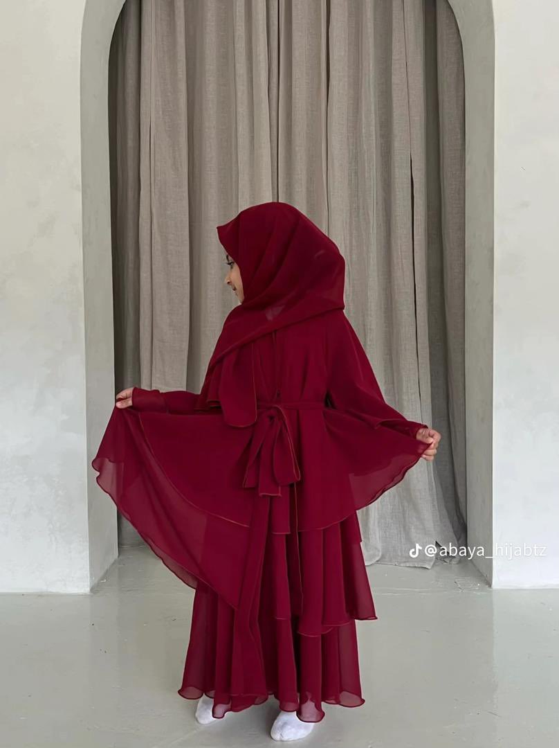HauwaLau's tweet photo. I beg you in the name of God don’t pass without retweeting my hustle please 🥹🙏🏽
          ✨KIDS ABAYAS✨
          Available on ground.

Wholesale: Dm 

Price: 13k only. 

Location: Kano 

WhatsApp:09125182179 
    Snooze you loose. https://t.co/I8pNvBNOLF