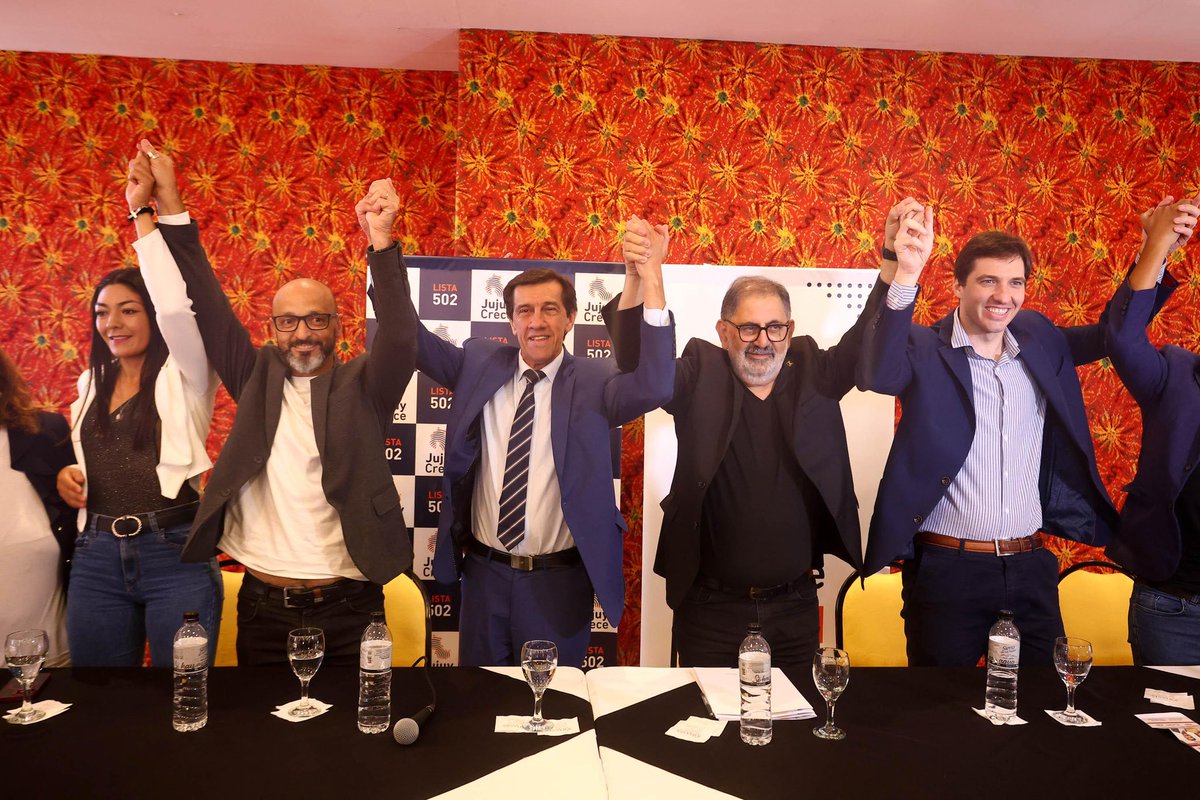 carlossadirjuy's tweet photo. ELLOS SON NUESTROS CANDIDATOS A CONCEJALES POR CAPITAL

Vienen a seguir lo que ya empezó: trabajo serio, obras concretas y respuestas para la gente. Así se transforma una provincia.

Con todos juntos, Jujuy crece. https://t.co/4rpug5MDCc