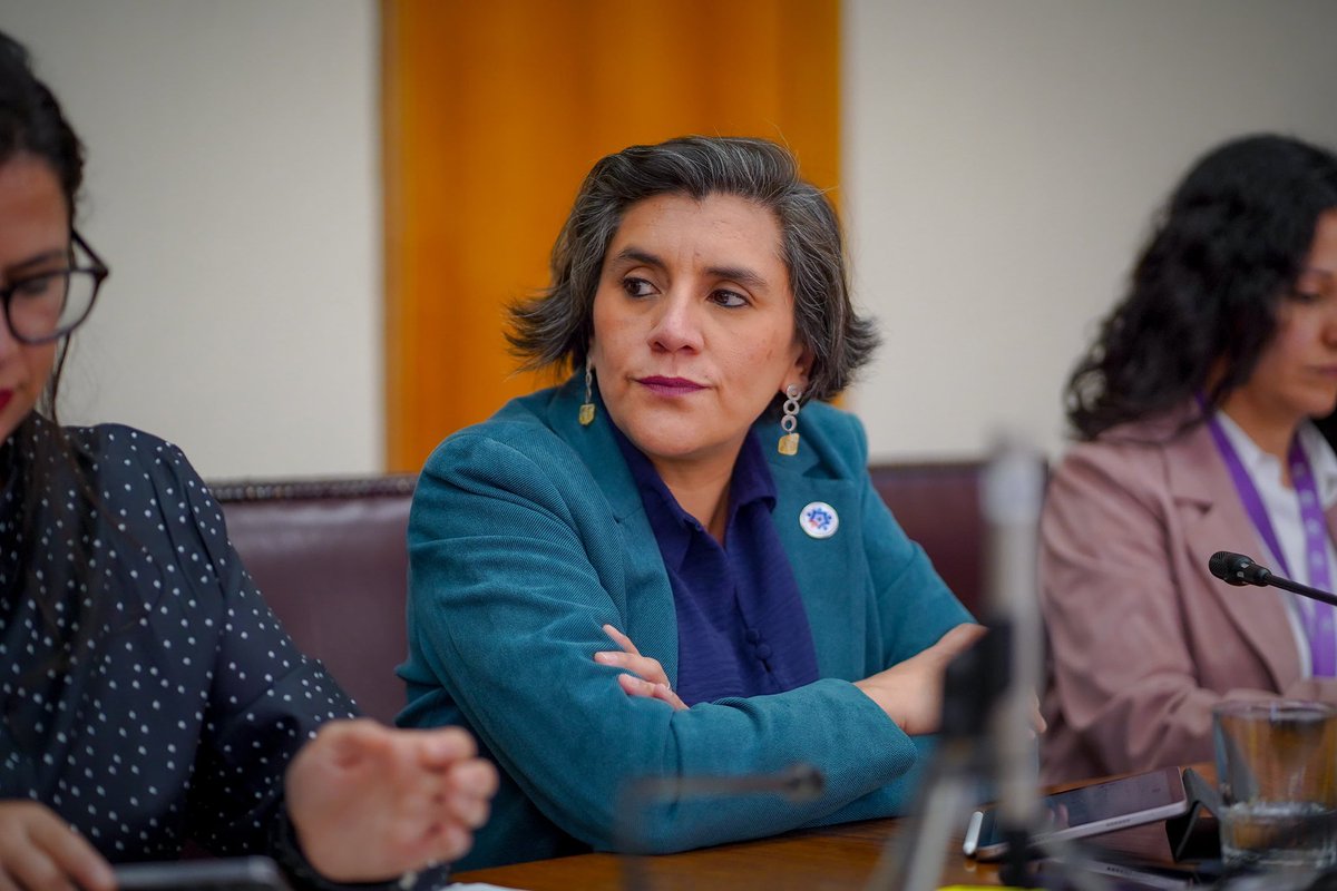 Ministerio de Desarrollo Social y Familia (@mindesarrollo) on Twitter photo ¡Comenzamos la discusión del proyecto de ley #ChileCuida en el <a href="/Senado_Chile/">Senado Chile</a>!
Participamos de la Comisión de Familia del Senado para seguir avanzando en la tramitación del proyecto de ley que reconoce el derecho al cuidado. ¡Comenzamos la discusión del proyecto de ley #ChileCuida en el <a href="/Senado_Chile/">Senado Chile</a>!
Participamos de la Comisión de Familia del Senado para seguir avanzando en la tramitación del proyecto de ley que reconoce el derecho al cuidado.
