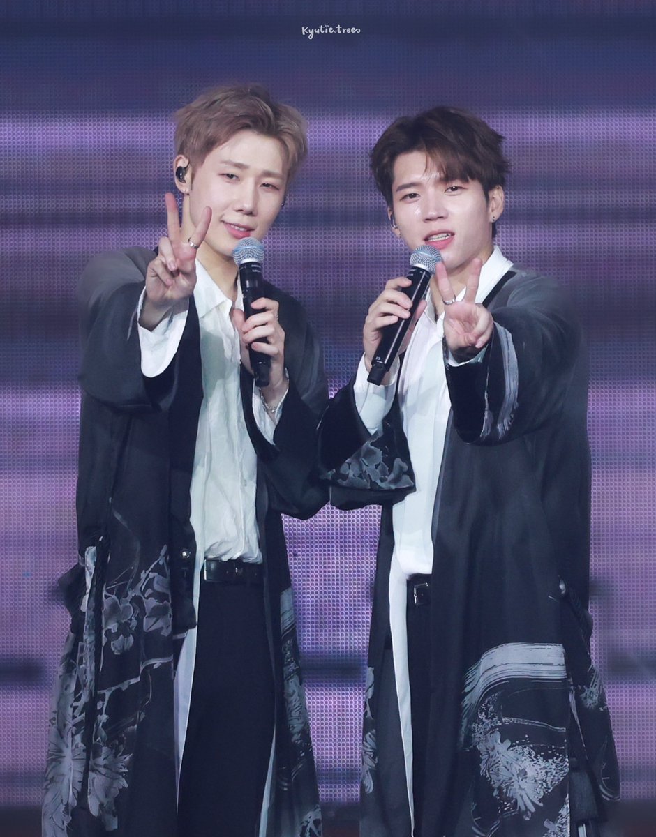 KyutieTree's tweet photo. 250413 인피니트V 
@ LIMITED EDITION ENCORE 

🐹🐶💖

#인피니트 #성규 #우현 https://t.co/LqccynYRrH
