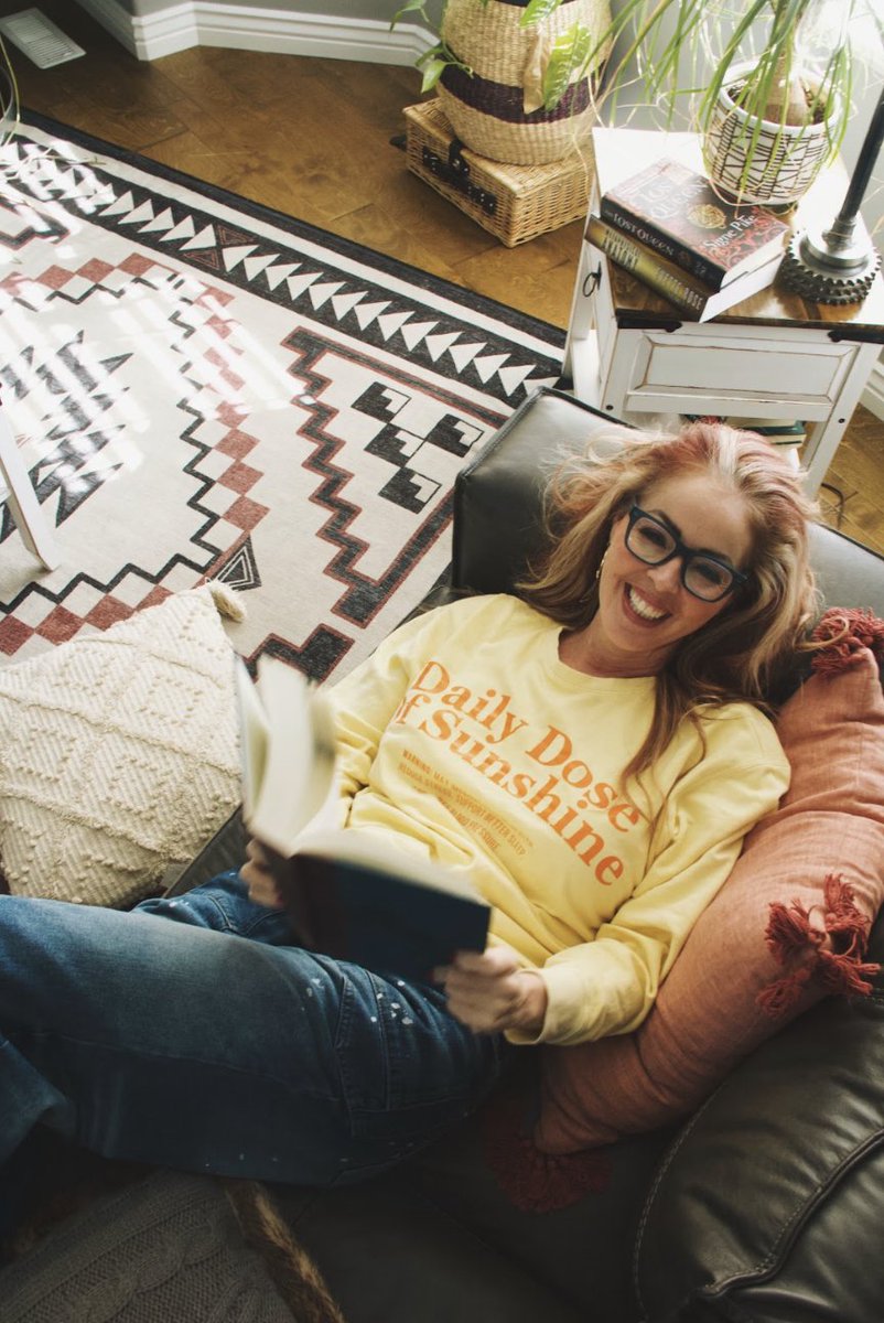 Tabiontheside_'s tweet image. There are times I just want to read a book on my couch and pretend I’ve got my life completely together 📖🛋️ 

#CouchGoals #FakeItTillYouMakeIt #SelfCareVibes