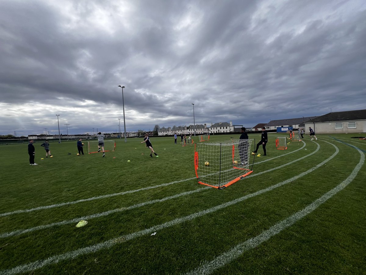Easter fun at Ross High 🔵🔴🏉

A fantastic day at Ross High RFC! Kicking off in the morning with our Mini Rugby Easter Camp, it was great to see so many new faces! 

In the Afternoon our CCR event seen our young people take part in brilliant Judo and Football sessions.