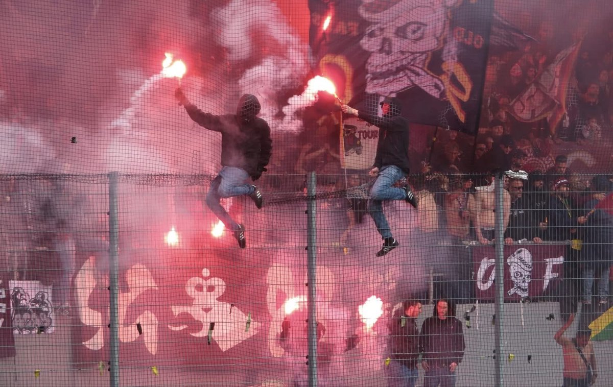 ultras1899_'s tweet image. FC Sion - Servette FC : parcage #ultras #ServetteFC #sectiongrenat #sg88 #LPM #SFC #SIOSFC (13.04.25)