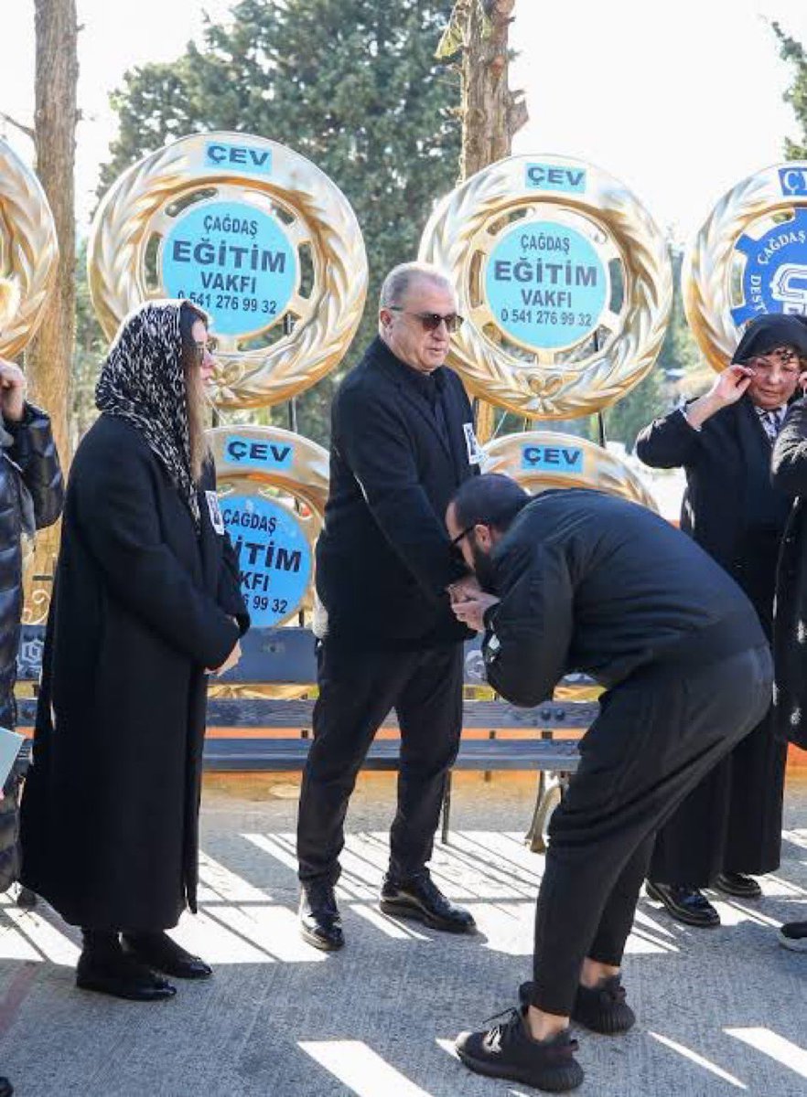 2001 yılında Floransa Belediyesi’nin Abdullah Öcalan’a “Fahri Hemşehrilik” unvanı verme girişimini dönemin Fiorentina Teknik Direktörü Fatih Terim’in iptal ettiği ortaya çıktı.