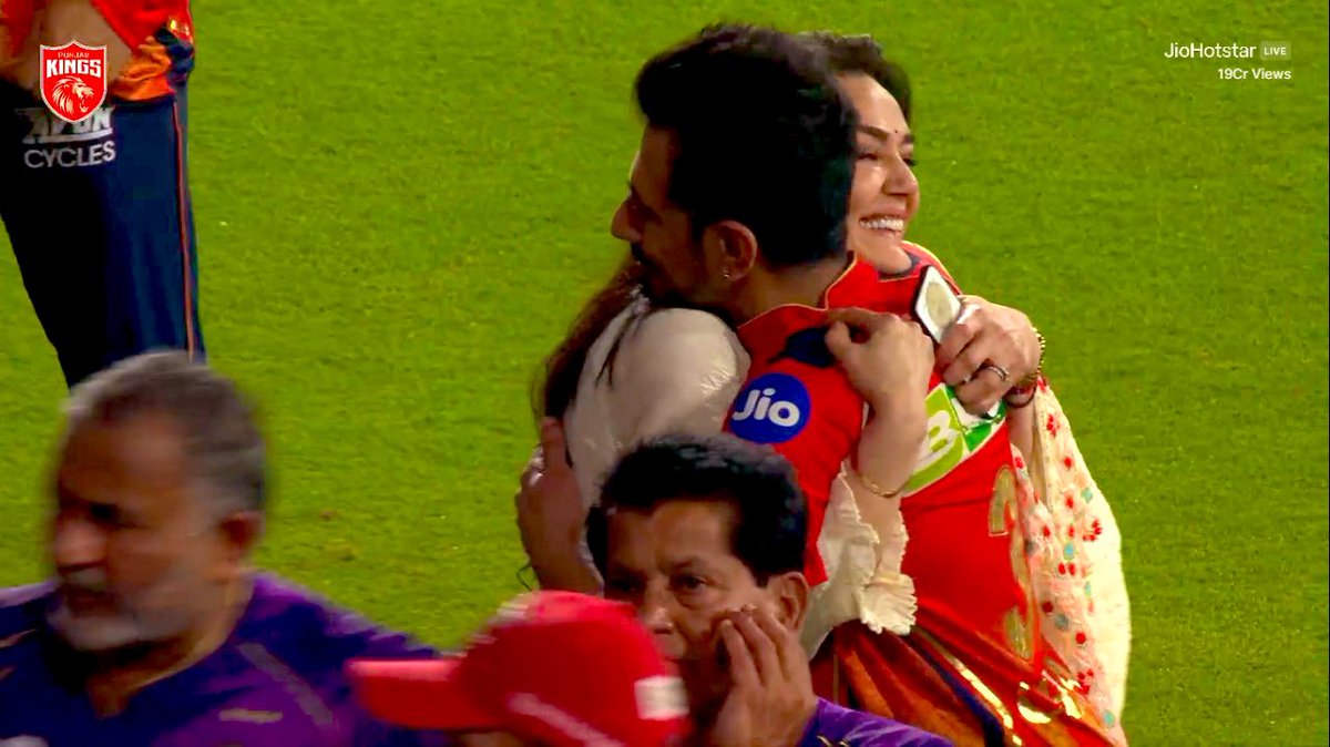 rawat_official_'s tweet image. 🌟 Yuzvendra Chahal is absolutely unstoppable! 😍 4 wickets in just 16 balls – pure brilliance and spin wizardry! 🏏👏 #IPL2025 #LegendInAction #KKRvsPBKS #PBKSvKKR