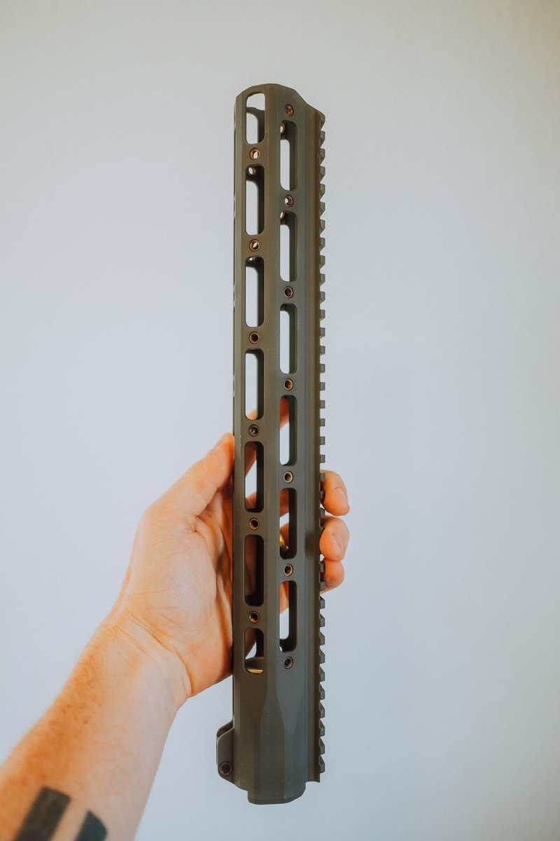 BonafideBCS's tweet photo. It’s exceptionally lightweight. I don’t know if qsert will ever replace mlock or anything like that but there’s a place for it. It’s much better looking than the typical lightweight carbon rails. https://t.co/eNFUZVbMIY