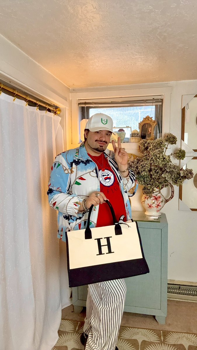 ChrisMH91's tweet image. Coast outfit - Come get ready with me, as I go to the Oregon Coast 🏖️⛱️🛥️. #fyp #foryou #chrishutchinson #chrismh91 #oregoncoast #comegetreadywithme