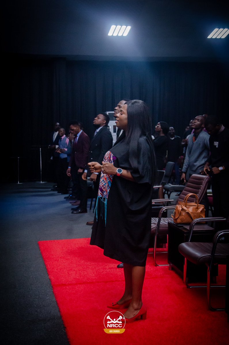 nrcc_adoekiti's tweet photo. 🎶Oluwa, Oluwa
(Lord, Lord)
Etobi l'Oba oh
(You are great a King)....
#Worshipmoments #Nrccglobal
#Tuesdayservice #Newrealitycc
#Miracleszone #Favoredtribe https://t.co/7kxemKcC2H