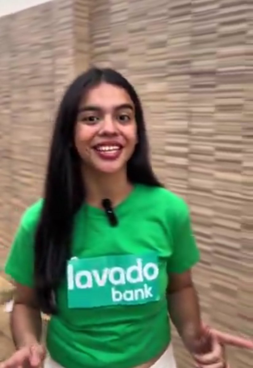 Cuando tiempo más le dan para sus videitos antes que reciba una demanda y desaparezca su sonrisita?? 
Yo digo que después de semana santa se dedica a otra cosa..