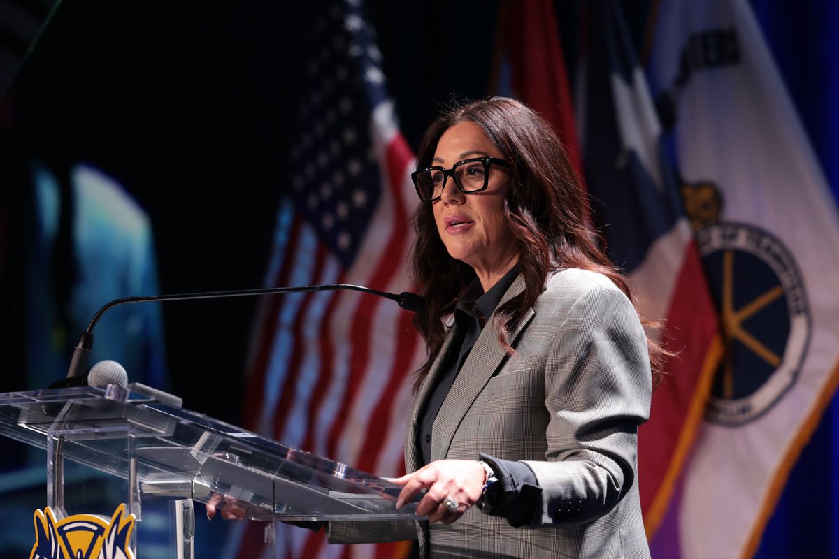 U.S. Secretary of Labor Lori Chavez-DeRemer delivered an address during this morning’s General Session at the 2025 Teamsters Unity Conference.
 
The daughter of a 30-year Teamster, Secretary Chavez-DeRemer was confirmed by the Senate with support from a bipartisan coalition