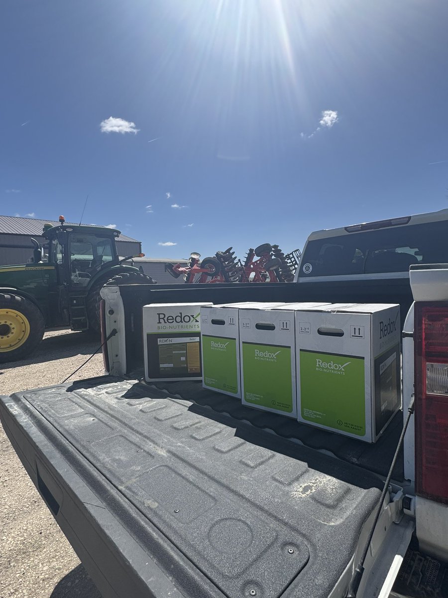 TylerJonesAg's tweet photo. Delivery day to get some last minute product out to a new Redox grower! #RedoxBioNutrients https://t.co/Loq1ibSPXL