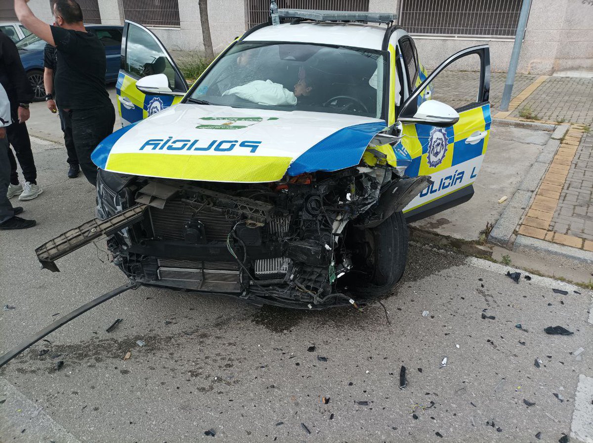 Dicen que el valor se presupone y viendo las imágenes sobran las palabras. Grandes siempre y pronta recuperación a los compañeros que han intervenido.