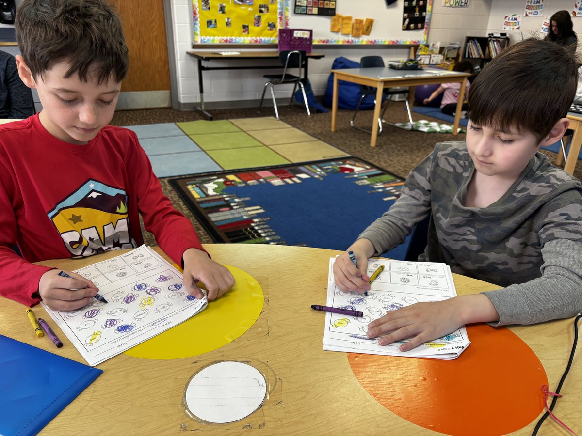 Our 2nd graders are sorting nouns and verbs and our 3rd graders are coloring nouns, verbs, and adjectives! <a href="/SD113A/">SD113A</a> #rebelpride