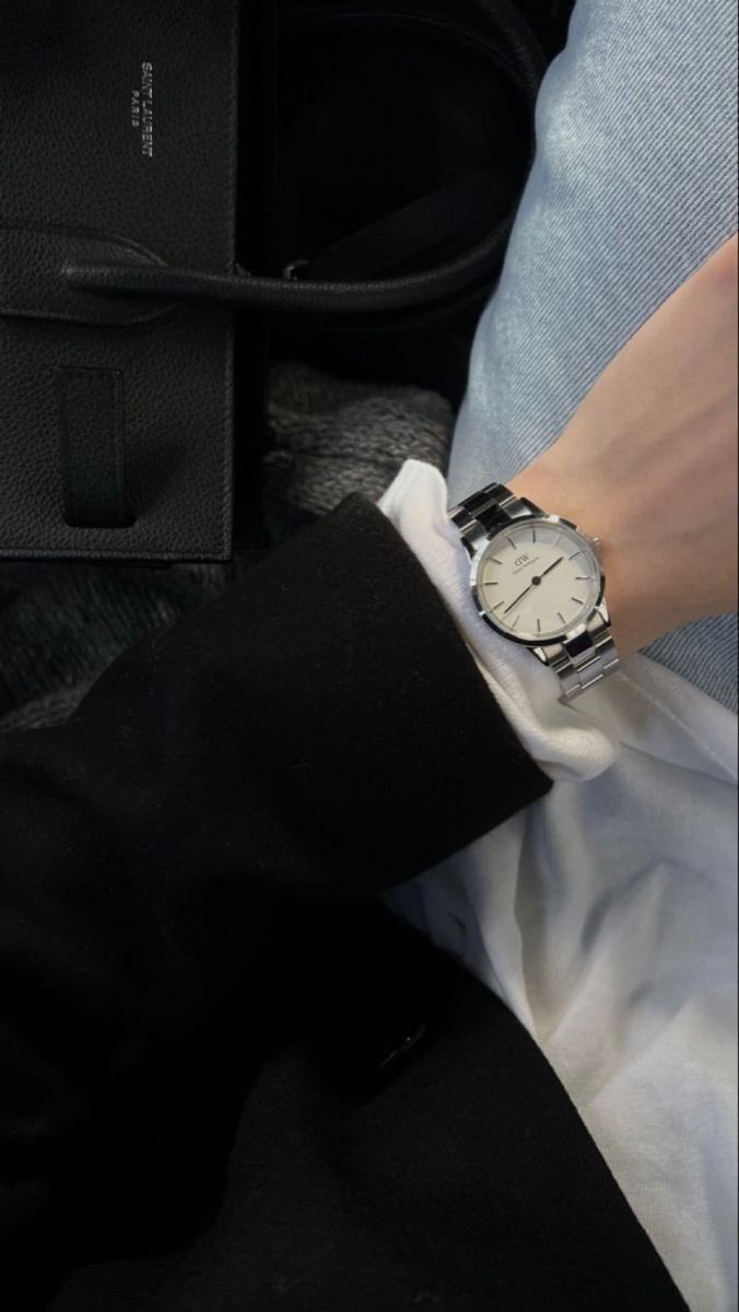 لـورا نایت tweet media