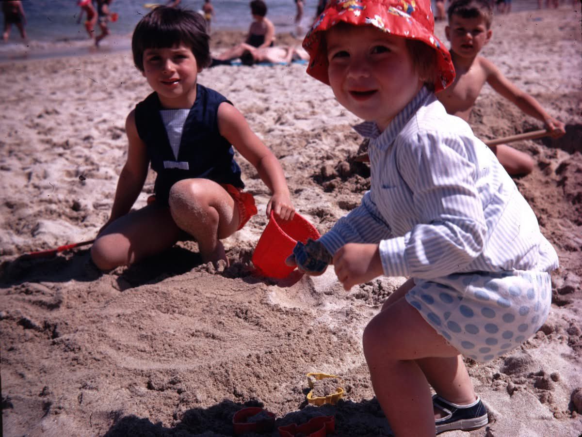 TownEnd_Farm's tweet photo. We’re feeling a little nostalgic on this weeks blog. What do you remember about your childhood holidays?
Here are our memories along with 5 things to do in @NorthYorkMoors 

https://t.co/fI0HvCZQW5 https://t.co/Iy7m2o1o5i