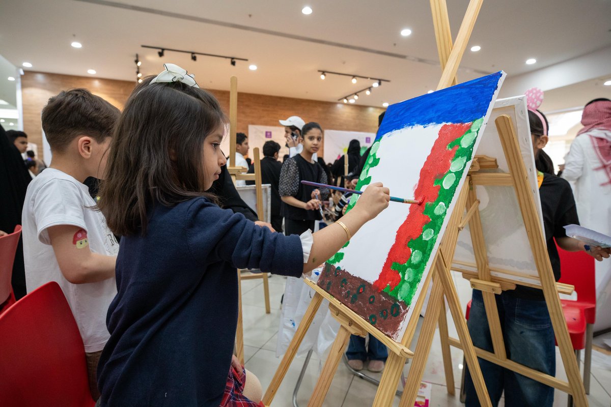 MOE_HHL's tweet photo. مشاركة الطلاب والطالبات برسومات وأعمال فنية متنوعة في المعرض الفني لرسومات الأطفال ومدلولاتها "إبداعات صادقة" ، والذي ينظمه #تعليم_حائل في العثيم مول. https://t.co/xue3MnXTYC