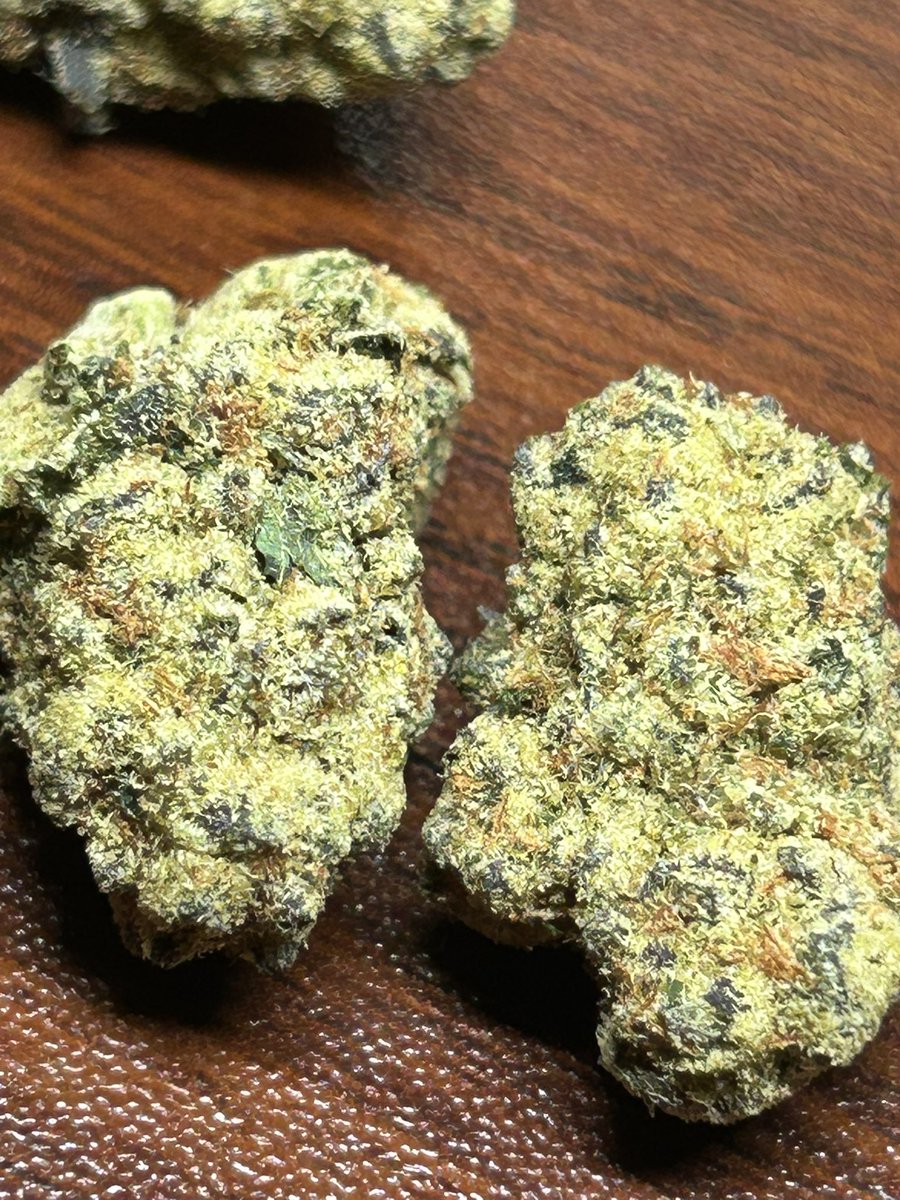 Going to showcase some beautiful flower, at least one strain per day until 4/20 and maybe a few more, day of.  Today is some true Afghan.  Crazy good smoke. I love the strain and this came out perfect.  Straight 🔥💯.