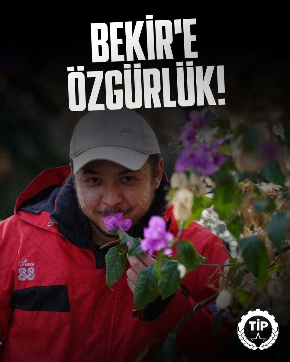 Yoldaşımız Bekir çarpık bir yargılama süreci sonucunda hiçbir mantıklı sebep gösterilmeden tutuklandı. 

Bekir'in de diğer yoldaşlarımızın da neden tutuklandığını çok iyi biliyoruz: 19 Mart'ta başınıza çalınan o barikattan korkunuzdan! 

Bekir'e ve tüm tutuklu dostlarımıza