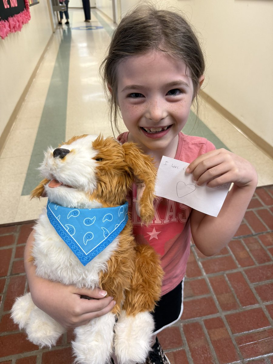 Ponypalsteacher's tweet image. Chip the Reading Robot Dog loves our CCPS friends!