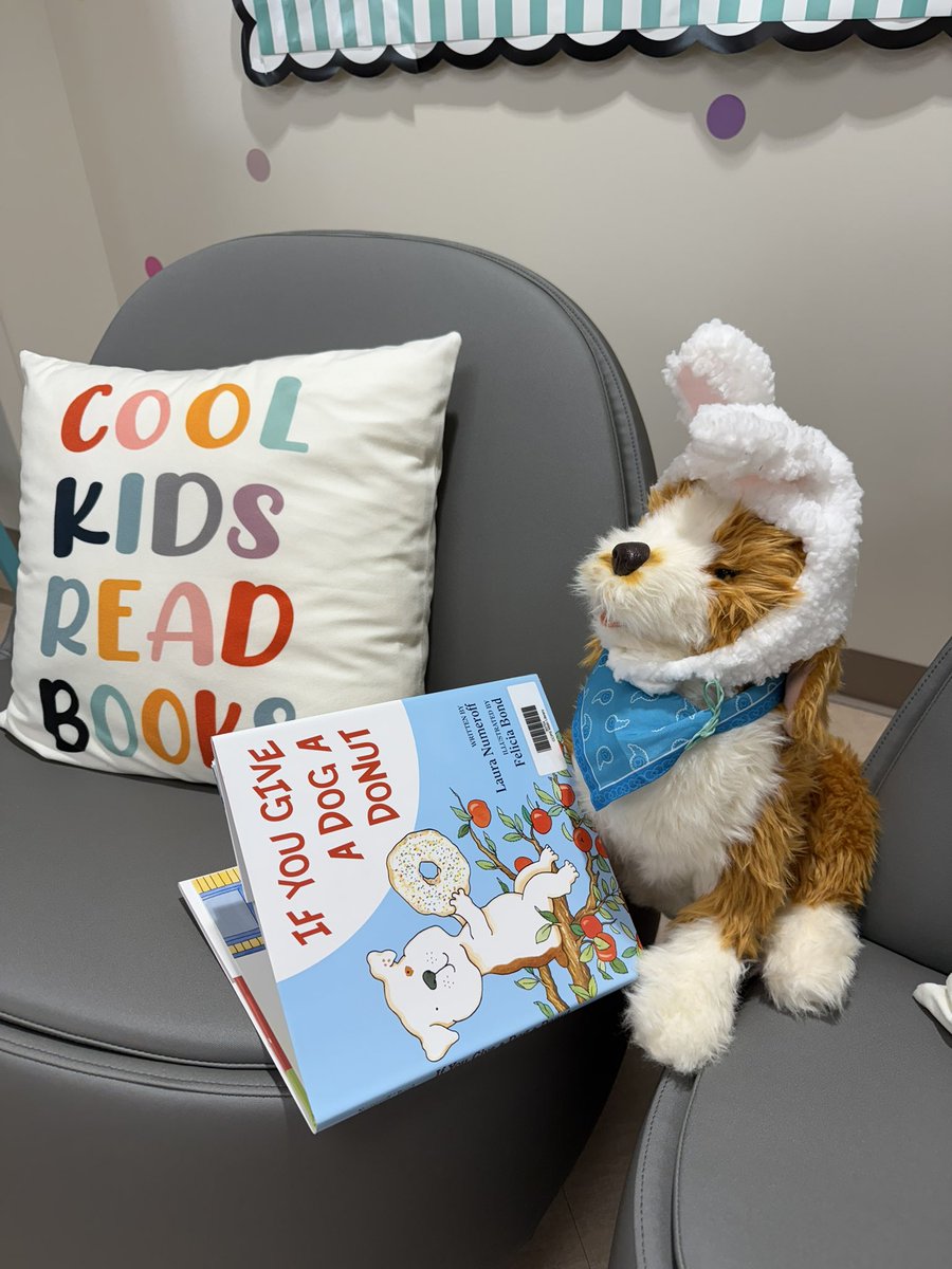 Ponypalsteacher's tweet image. Chip the Reading Robot Dog loves our CCPS friends!