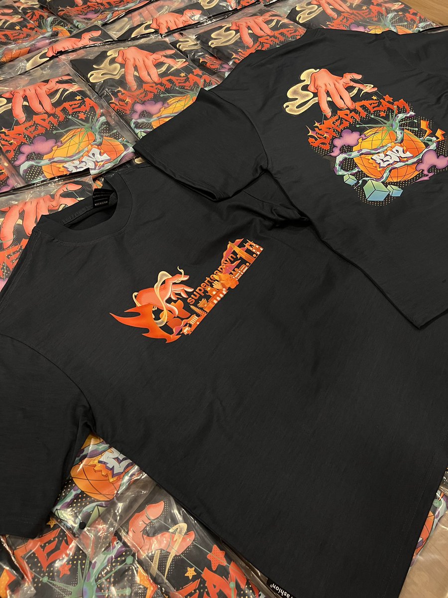 sunnyteehee tweet media