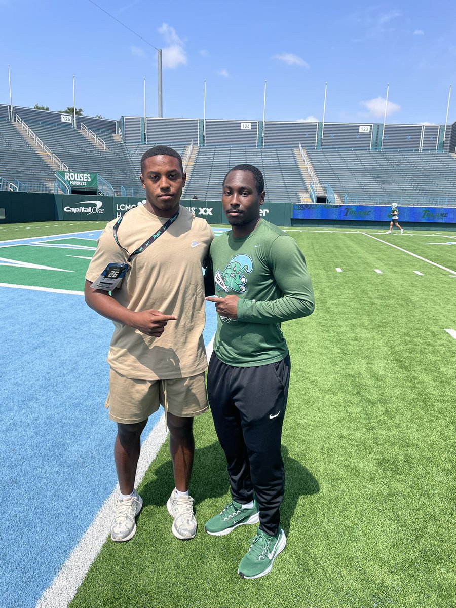RCausey78542's tweet image. Amazing visit today and the University of Tulane. Thank you for having me @coachbhays and @Coach_TKelley can’t wait to be back.
@CoachSchexTU @MacCorleone74 @LawrencHopkins @TrippSumrall @CoachCausey66 @TDurr92