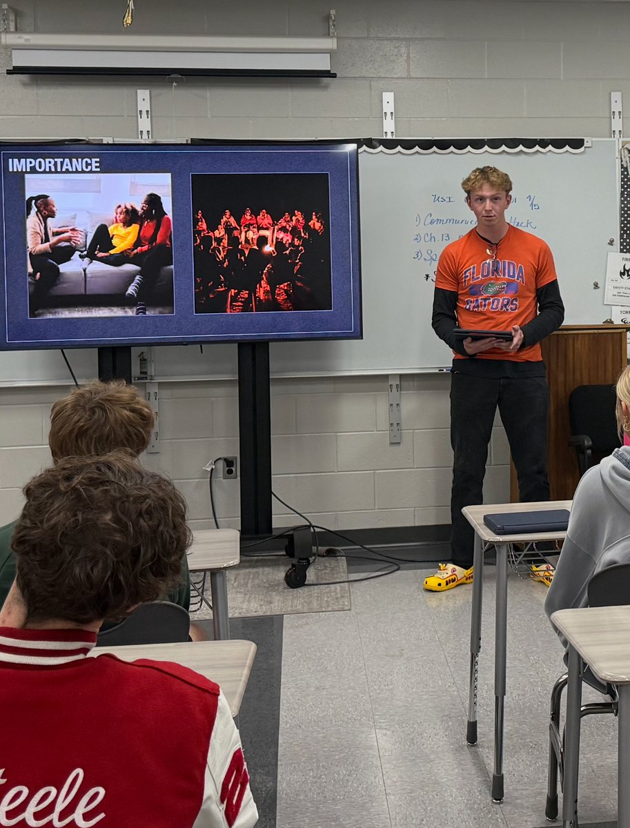 HaneyNPHS's tweet photo. Proud of our amazing speech students presenting in the 2025 USI Spring Speech Showcase!  Thank you Dr. Stephanie Young, Director of Communication Studies at the University of Southern Indiana, for joining us today!  @SouthernHancock #WeAreDragons #goUSIEagles @MooreNPJH https://t.co/oj6IpsQ6e0