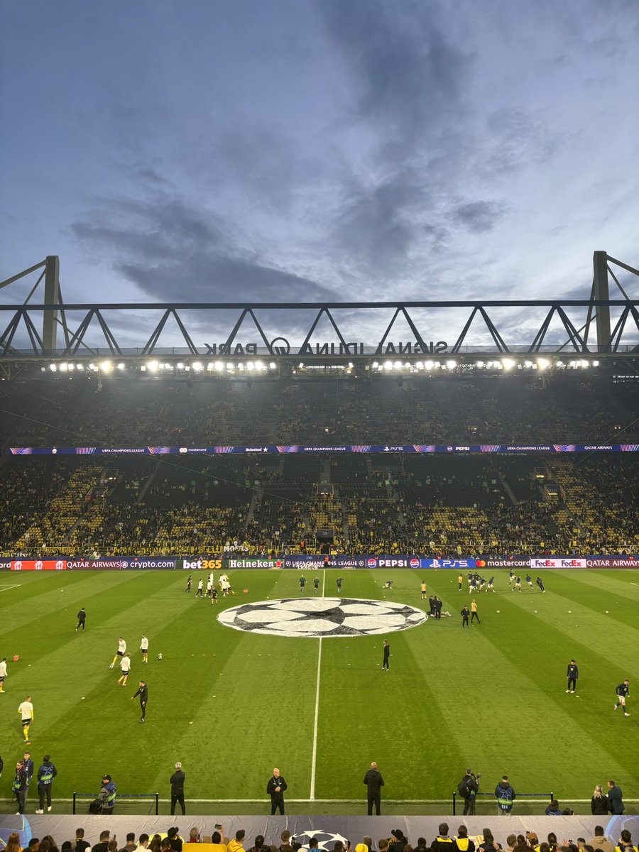 AddiBVB1909's tweet image. Auf geht’s ⬛️🟨🏆