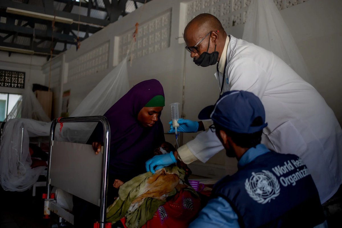 WHO's tweet image. In drought-hit #Somalia, over 5 million people received life-saving health services through a joint effort by WHO, @UNFPA, and @EU_ECHO.

With support to 63 stabilization centres, over 25 000 children with severe acute malnutrition and complications were treated.

This project…