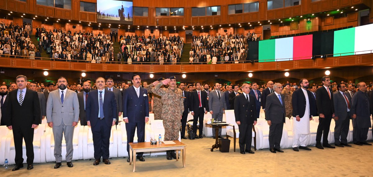 GovtofPakistan's tweet photo. Prime Minister Muhammad Shehbaz Sharif attended and addressed the Overseas Pakistanis Convention held in Islamabad today, paying tribute to Pakistani expatriates for their unmatched contribution to nation-building.

The Prime Minister also unveiled a comprehensive welfare package for overseas Pakistanis aimed at addressing longstanding legal challenges and offering a range of incentives, including education and employment quotas, civil awards, and skill development opportunities.