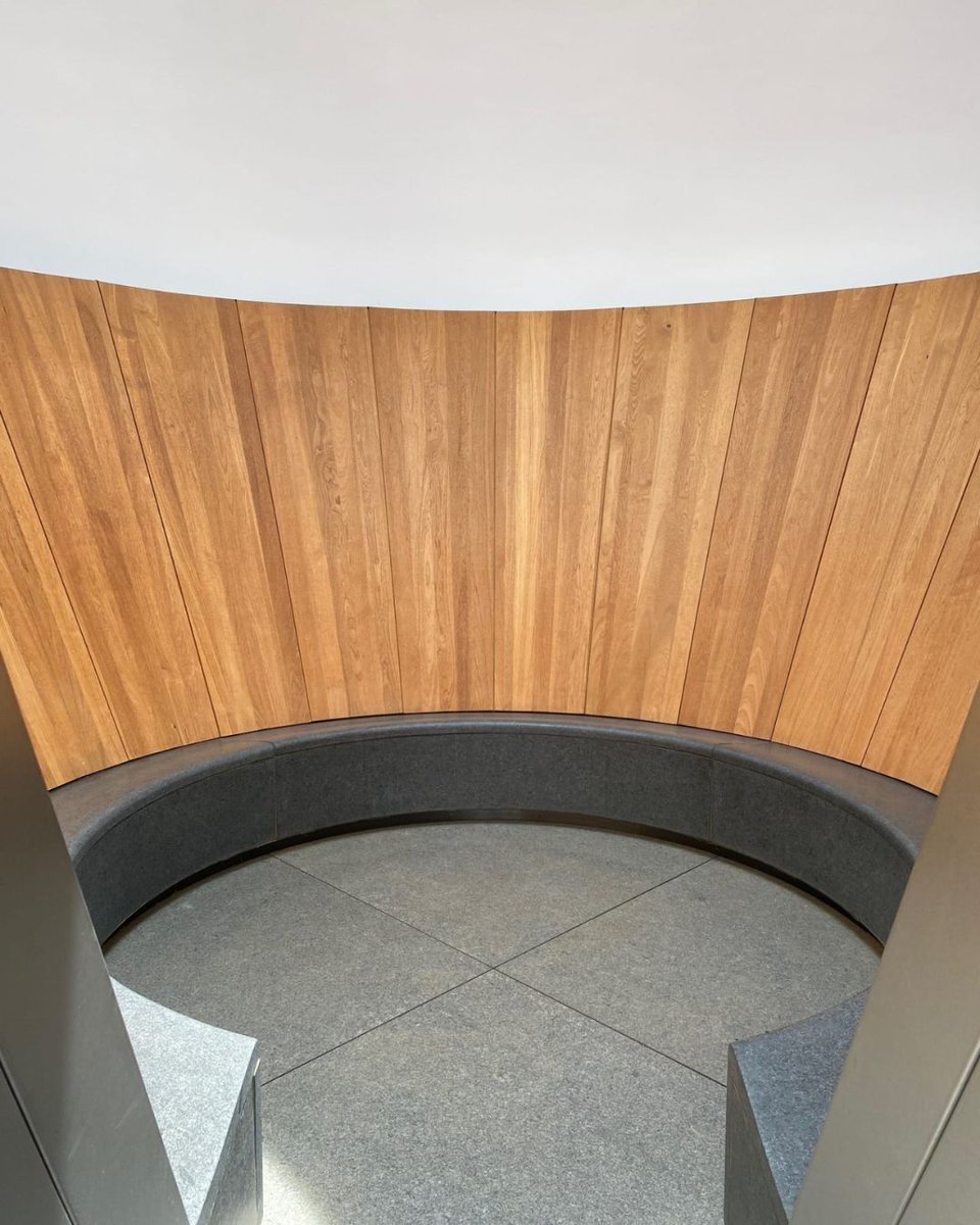 azahner's tweet image. At James Turrell's Skyspace in Council Bluffs, Iowa, Zahner provided a seamless stainless steel sphere, merging architectural precision with ethereal artistry. Learn more: bit.ly/4cvk5rQ #Skyspace #Zahner #LightArt #ArchitecturalDesign #stainlesssteel #metalarchitecture