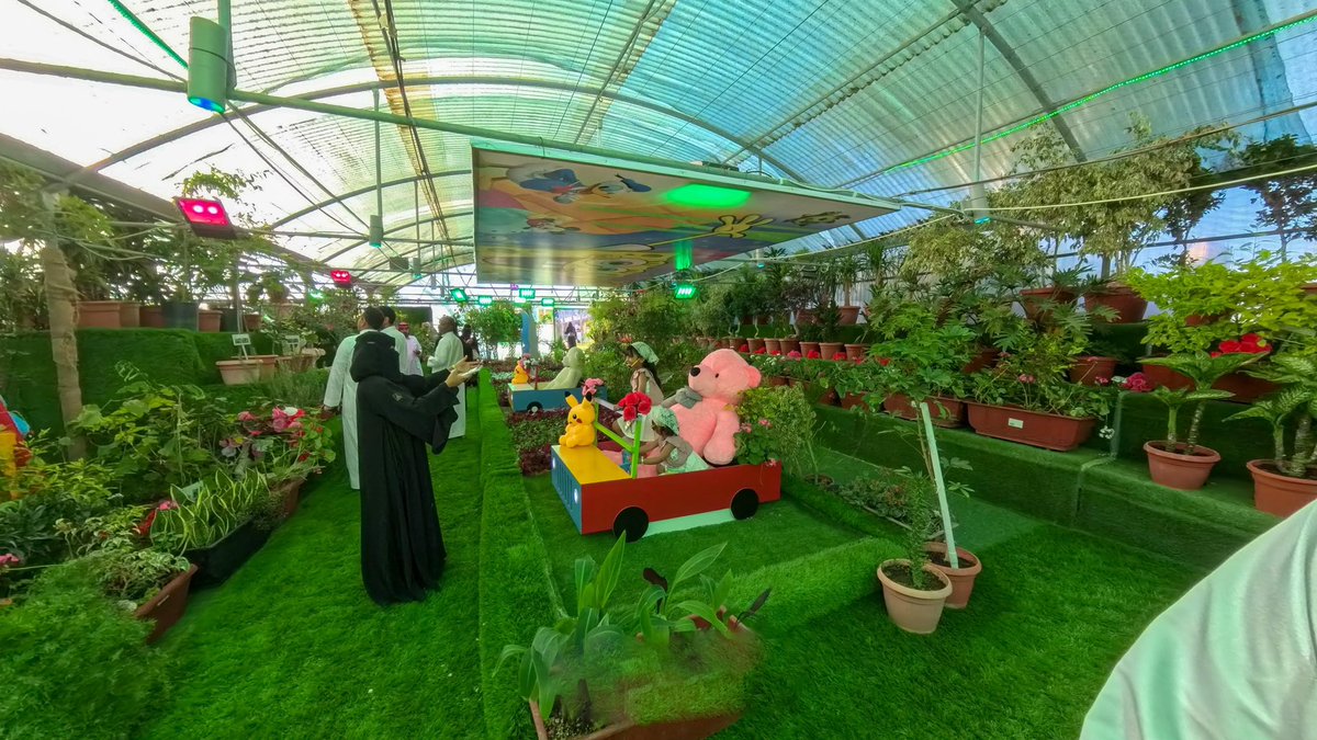 tc_gov's tweet photo. #أمانة_الطائف | موسم الورد 🌷

💐| يقدم المعرض الزراعي بمنتزه الردف تجربة تعلم واطلاع مختلفة زهور وشتلات متنوعة بين يديك 
#ملتقى_الورود_والنباتات_العطرية

حياكم الله 
  📍 منتزه الردف
 #الطائف https://t.co/I3fZs7ksMR