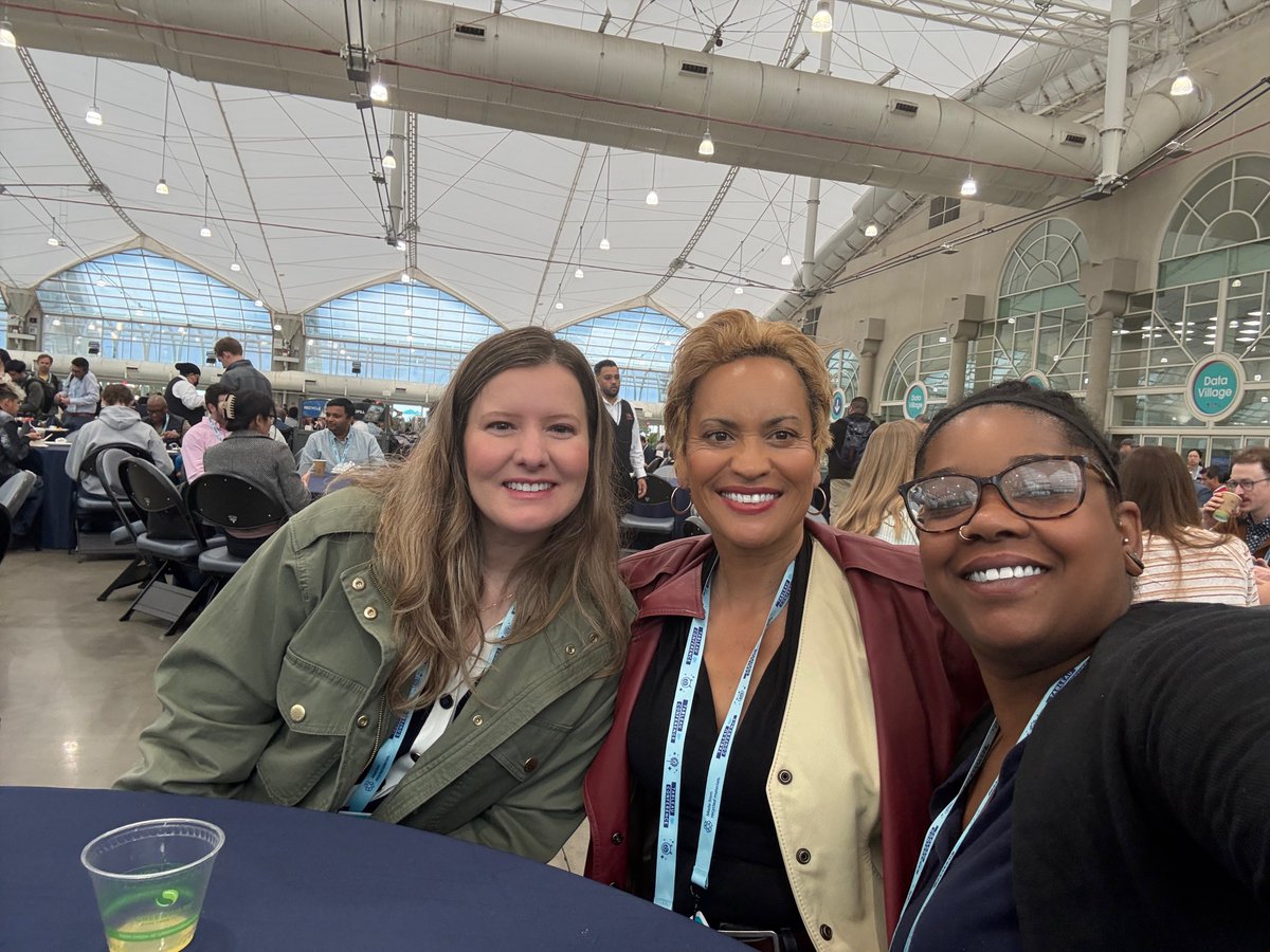 InnovativePros3's tweet image. Thrilled to meet some friends from the DC area at the Tableau Conference in San Diego. Looking forward to sharing some insights on #ai and #data from the conference in the coming days.
