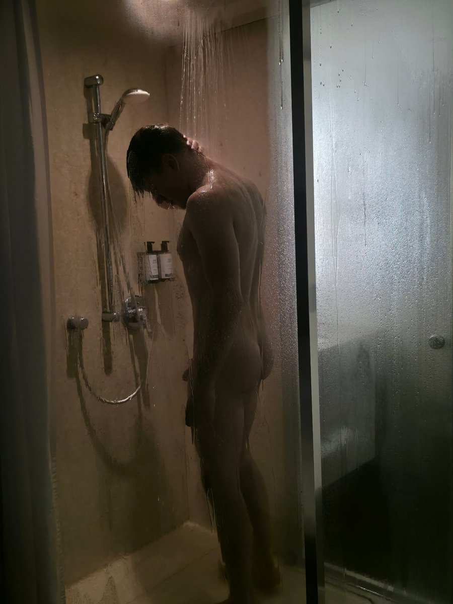 Jonas4you_'s tweet photo. shower with me😉 https://t.co/WWQDuLXwVe