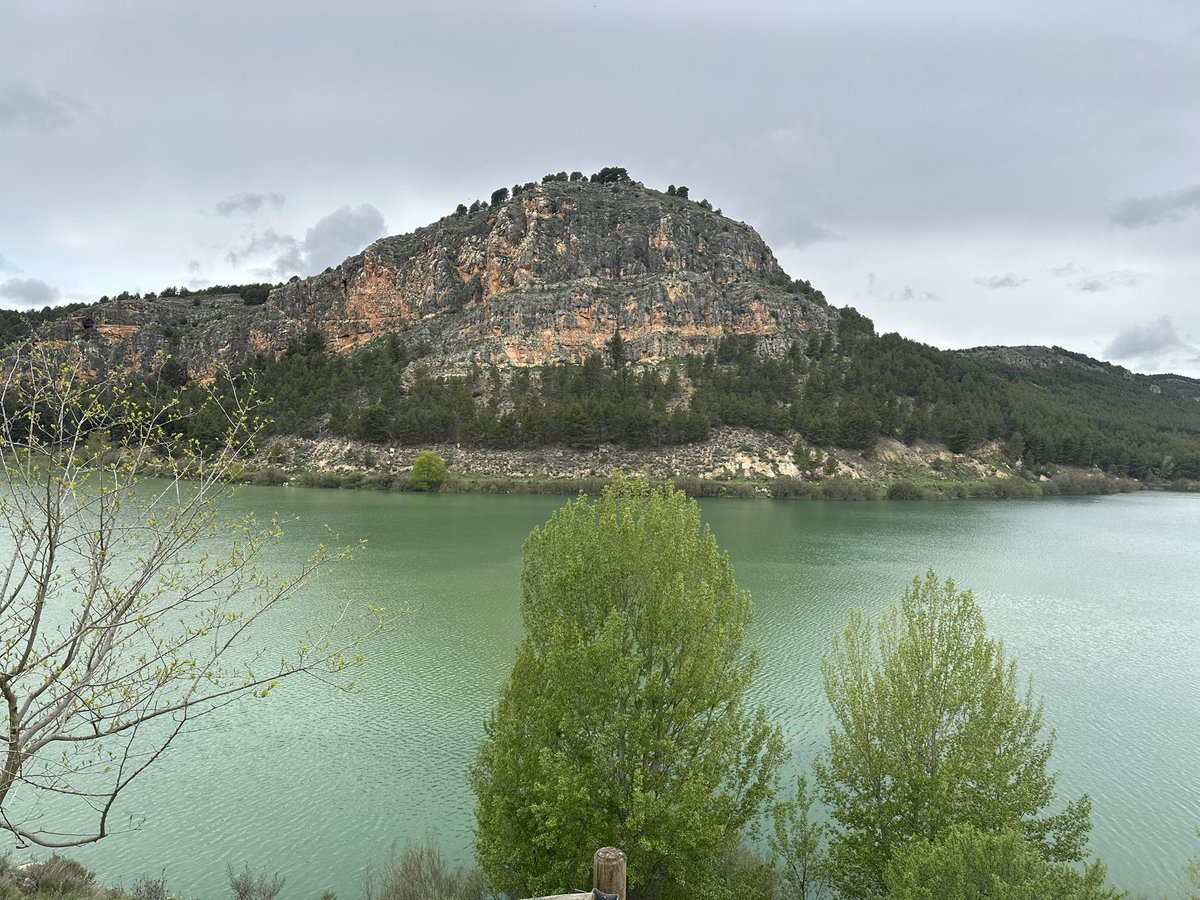 RuizdeDiego3000's tweet photo. 📸 Impresionante aspecto del Embalse de la Tranquera, cerca de #Ibdes, desde la ermita de Nuestra Señora de San Daniel.
@mitecogob @MeteoCalatayud @AragonMeteo https://t.co/TmULofuito