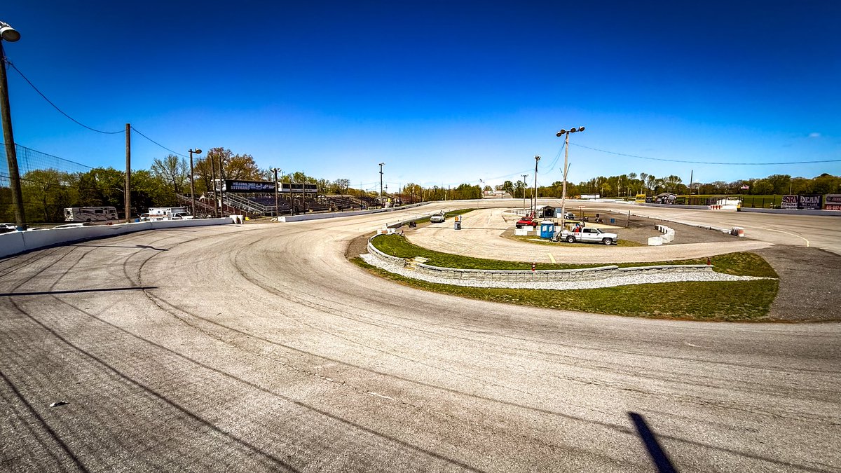 USLegendCars's tweet photo. Day 1 is in the books! See everyone back at The Rim tomorrow!π
#INEXSpringNats | #INEX https://t.co/tsSZ7MfnPR