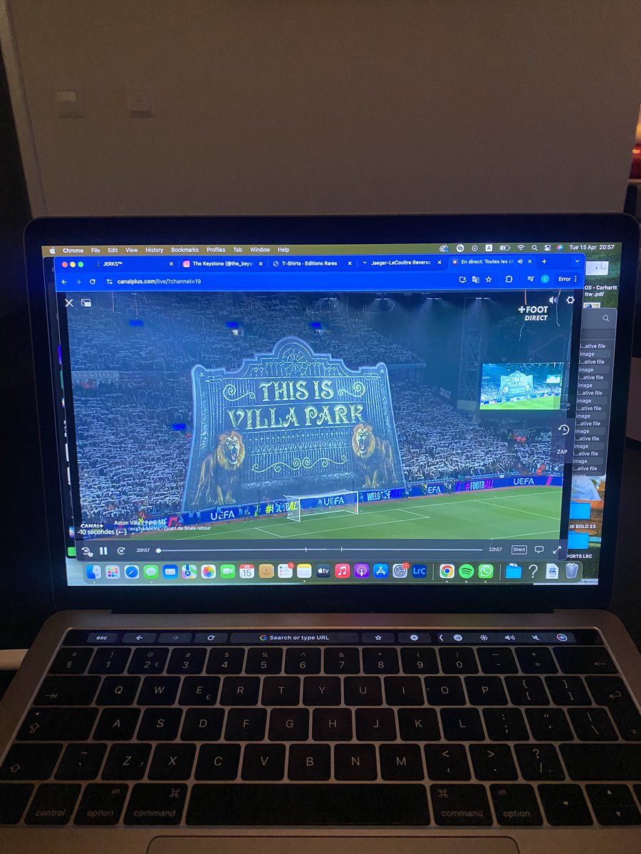 CORRRYO's tweet photo. ptdr c’est quoi ce tifo, ca commence mal https://t.co/MbiFoTFlbl