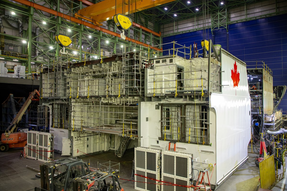 IrvingShipbuild's tweet image. Made by Canadians, for Canada.
A freshly painted unit has reached the Module Hall at Halifax Shipyard as the future CCGS Donjek steadily progresses. The first Arctic and Offshore Patrol Ship for the @CoastGuardCAN will be rolled to land level and formed later this year.