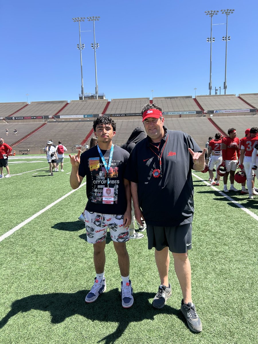 Cardenio_chavez's tweet photo. Had and amazing day at the lobos spring practice!!! @GHSCoachBrown @PrepRedzoneNM @Coach_Eck @Beau_Davidson @DannyUrquhartFB https://t.co/NIiKc1MJRK
