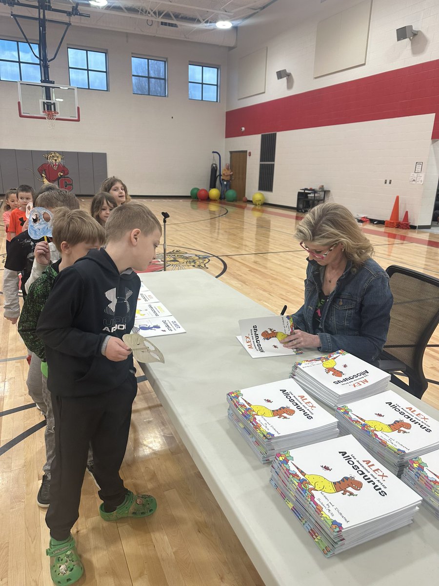 jess_stepp's tweet photo. @PawsforCougars was thrilled to host @SusanSMills today as part of @KYHumanities in the Schools! This was an experience our students will never forget! #KYHumanities @KyBookFair https://t.co/IxycDZgzFz