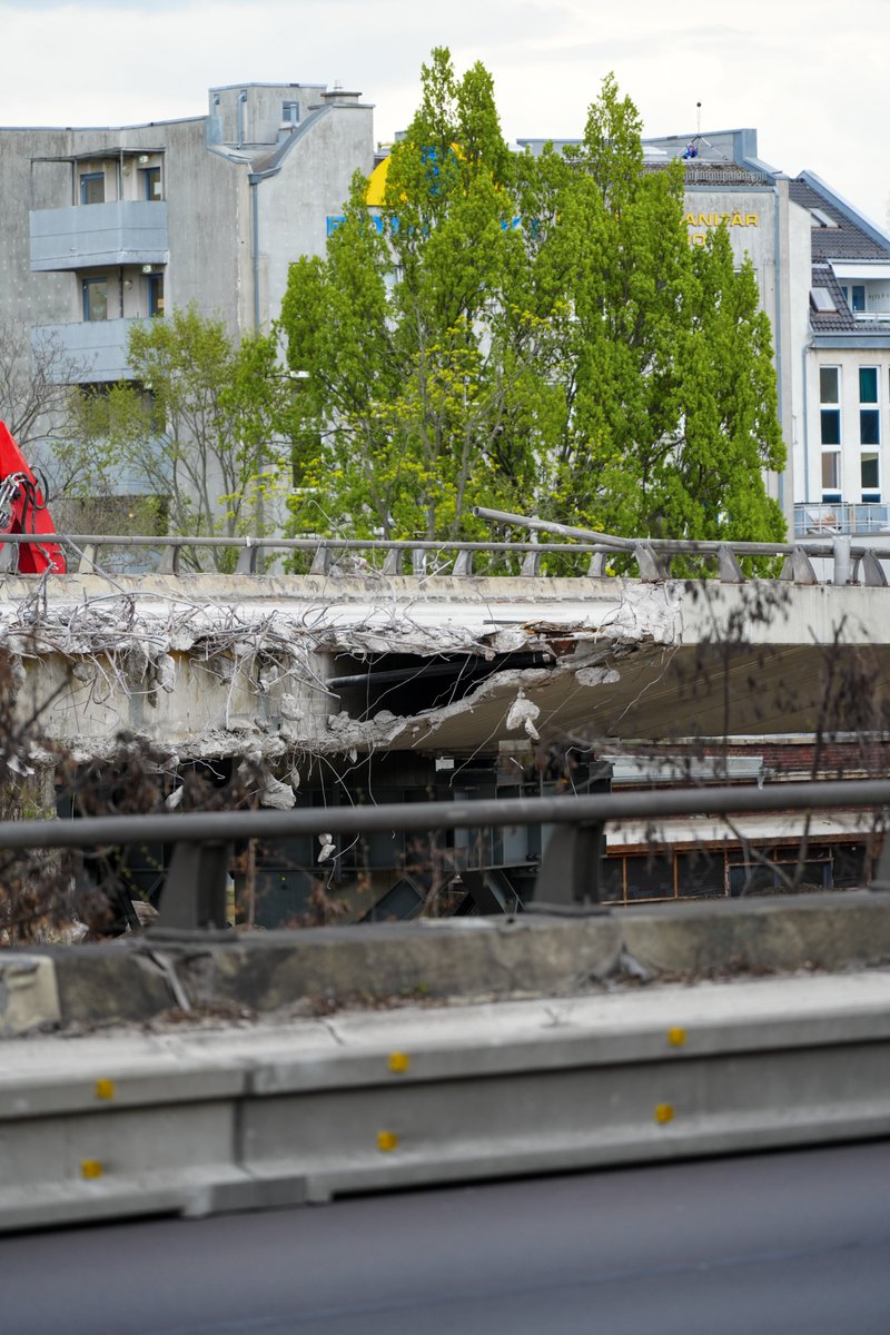 12.04.2025 - Abbruchkante Westendbrücke

#A100 #Ringbahnbrücke #Westendbrücke