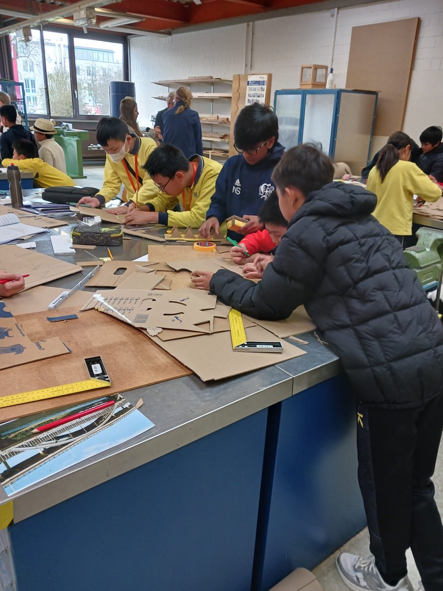 CommonTime_'s tweet photo. #CommonTime just had the pleasure of running a #STEAM exchange event for 30 primary students from Hong Kong who visited Böblingen &amp; met their peers from the International School of Stuttgart

Want your school to also have a cultural exchange event? 📧 @ info@commontime.online https://t.co/oF5CWgY5Y3
