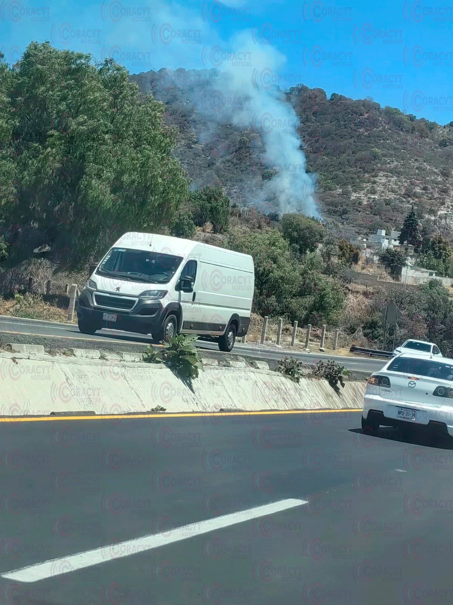 CoracytNoticias's tweet photo. #ReporteCiudadano | 🔥🚨 A 300 metros de la carretera federal #Apizaco-#Tlaxcala a la altura de la comunidad de #Tepecticpac, municipio de #Totolac, se registró un incendio de pastizal. https://t.co/qca40i7J0i