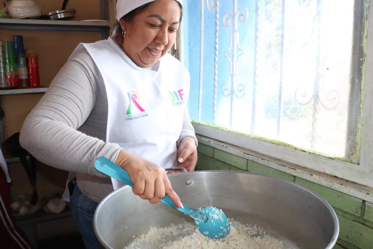 🍎 En #Irapuato, alimentar con amor es construir un mejor mañana.

Desde <a href="/DIFIrapuato/">DIF Irapuato</a>, seguimos acercando comida digna y balanceada a quienes más lo necesitan, a través de comedores escolares y comunitarios.

Cada ración es salud, cuidado y esperanza.