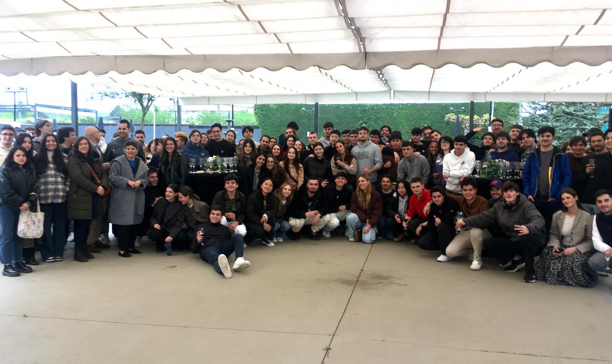 labrujulacala's tweet image. 👩🏻‍🍳👨🏻‍🍳🥬🥗 Enriquecedora visita al Hotel Zénit de alumnos del Basque Culinary Center para conocer los productos riojanos de calidad diferenciada
LÉELO EN:  tinyurl.com/2apsc5tz

#hotelzenit #BasqueCulinaryCenter #Calahorra