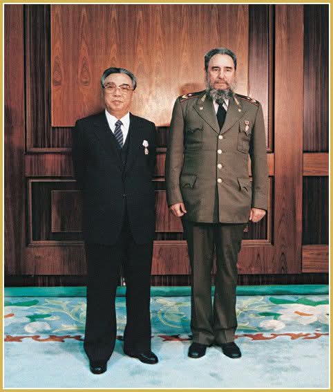 Felicitamos al Partido, Gobierno y pueblo de la República Popular Democrática de #Corea, en ocasión del 113 aniversario del natalicio del Gran Líder camarada Kim Il Sung.
#Cuba #SiempreJoven 

Tomado del perfil de Facebook del Presidente de la República <a href="/DiazCanelB/">Miguel Díaz-Canel Bermúdez</a>