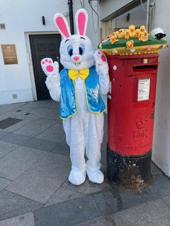Our Easter Trail on the 5th April was a hoppy success with 250+ children taking part! Big hugs to the Easter Bunny and all our volunteers for organising such a lovely day. We hope you had fun too!
Would you like the Easter Trail to be an annual Hampton Hill event? Let us know!🐣